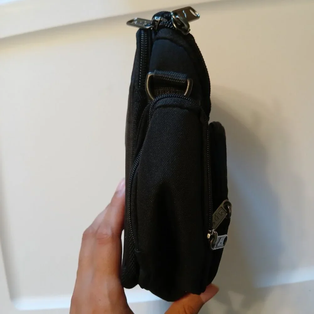 APE Case Digital Camera & Accessories Case AC250 Black
